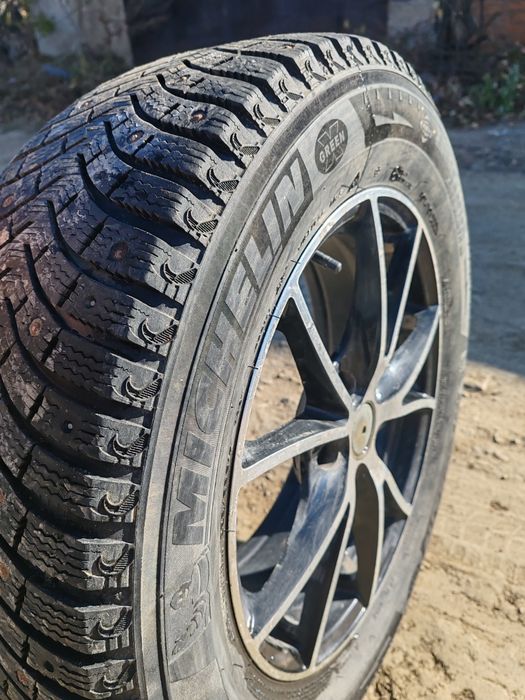 Шины шипованные Michelin с дисками