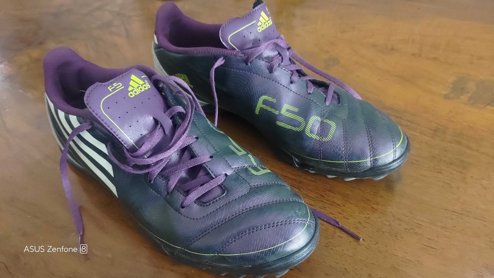 Футболни обувки стоножки Adidas F50 номер 42.5