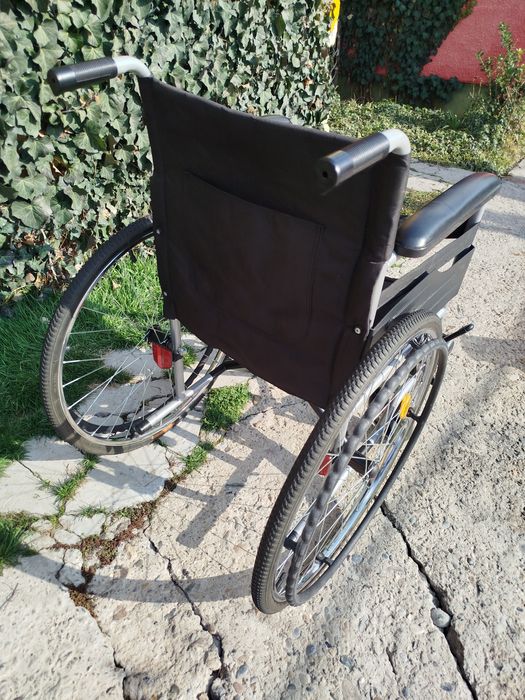 Продам инвалидную коляску