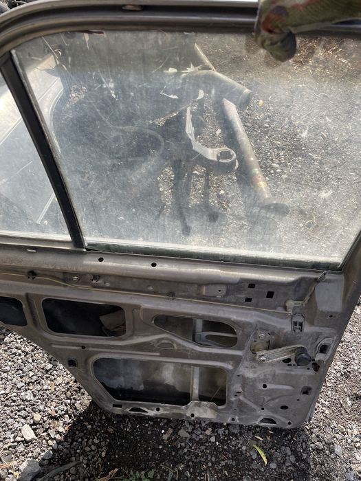 Двери и люк на мерседес 190