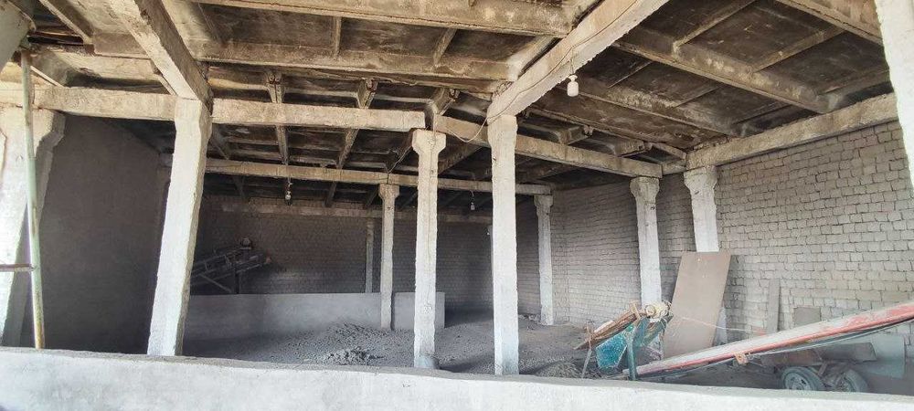 Продаётся земельный участок с постройкой