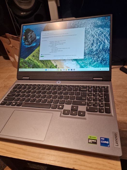Laptop Lenovo LOQ 15IRX9