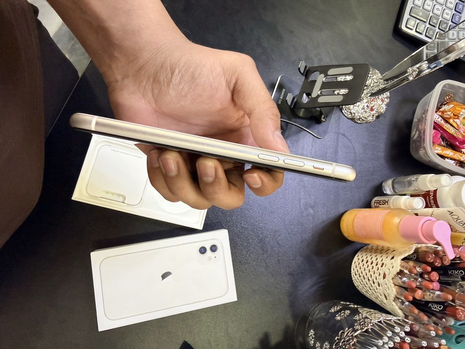 Iphone 11  pamyat 64