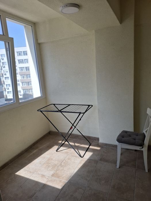 Inchiriez apartament 2 camera, zona Fiald