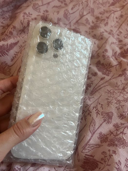 iPhone 16 pro Max titanium 256Gb бял