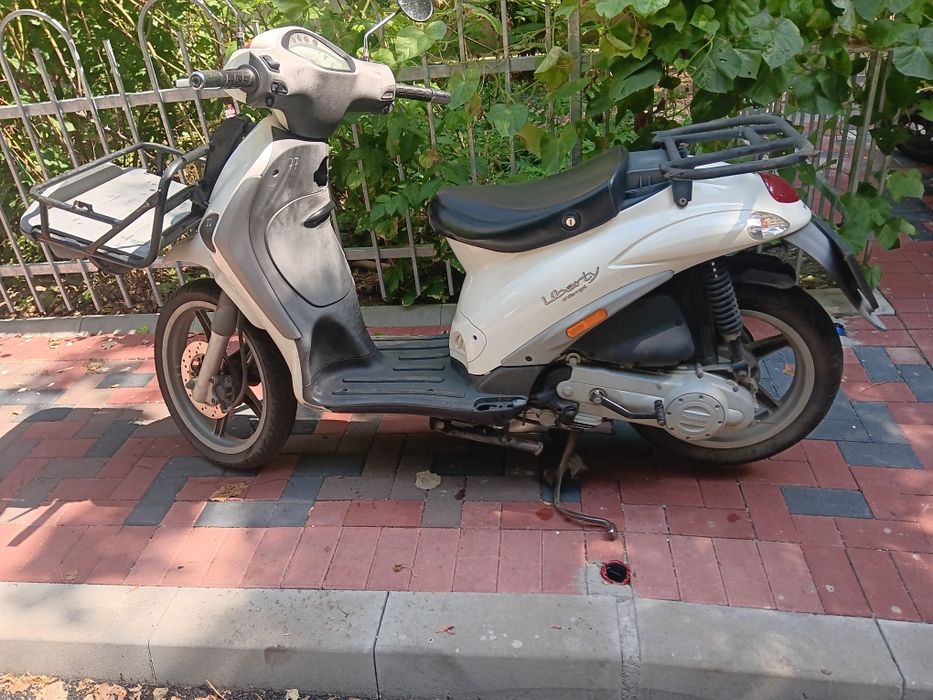 Piaggio Liberty 50 ideal pentru Glovo Wolt sau Bolt