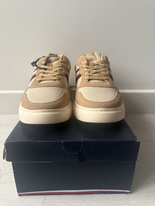 Продам кроссовки Tommy