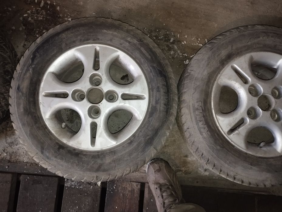Продам диски с резиной зимние
