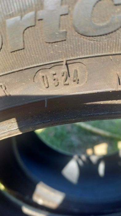 4бр. гуми 235 45 17,  две Fulda и две Black lion