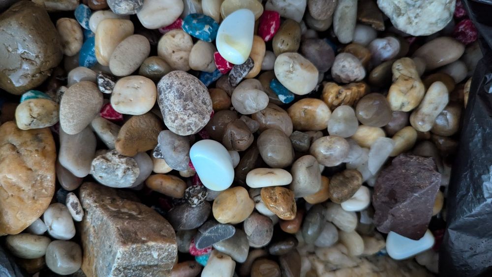 Продам аквариум с камушками