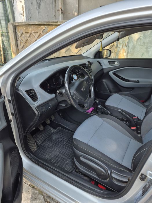 Hyundai i20 1.2 Benzină | 2018 | 122.000 km | Primul proprietar