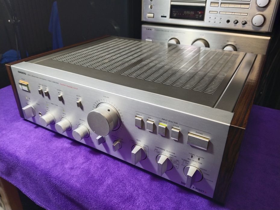 ONKYO Integra A-819GTR