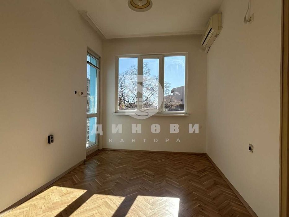 Eтаж от къща на Аязмото