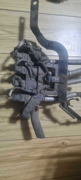 Vand rampa injectoare GPL de fabrica  , logan 2013