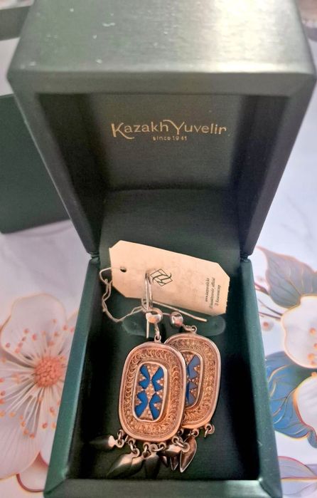Kazakh Yuvelir сырғалары