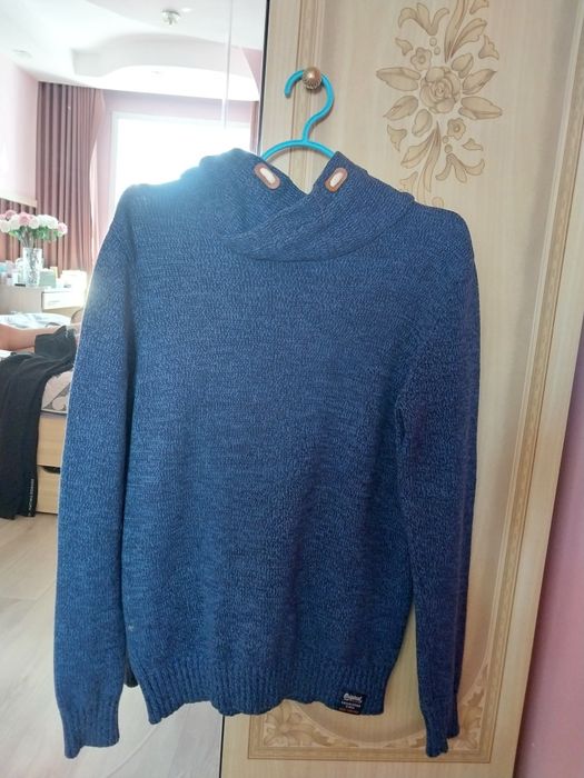 Продам свитер  на мальчика