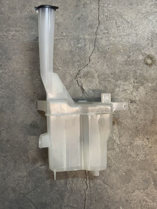 Бачок омывателя камри 30