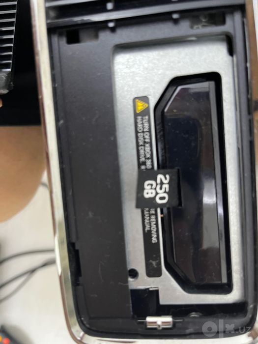 Xbox 360 slim 2 геймпада