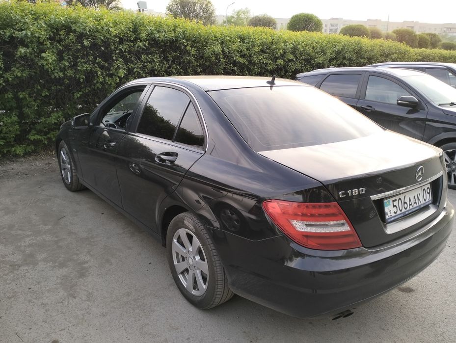 Мерседес c180 w204