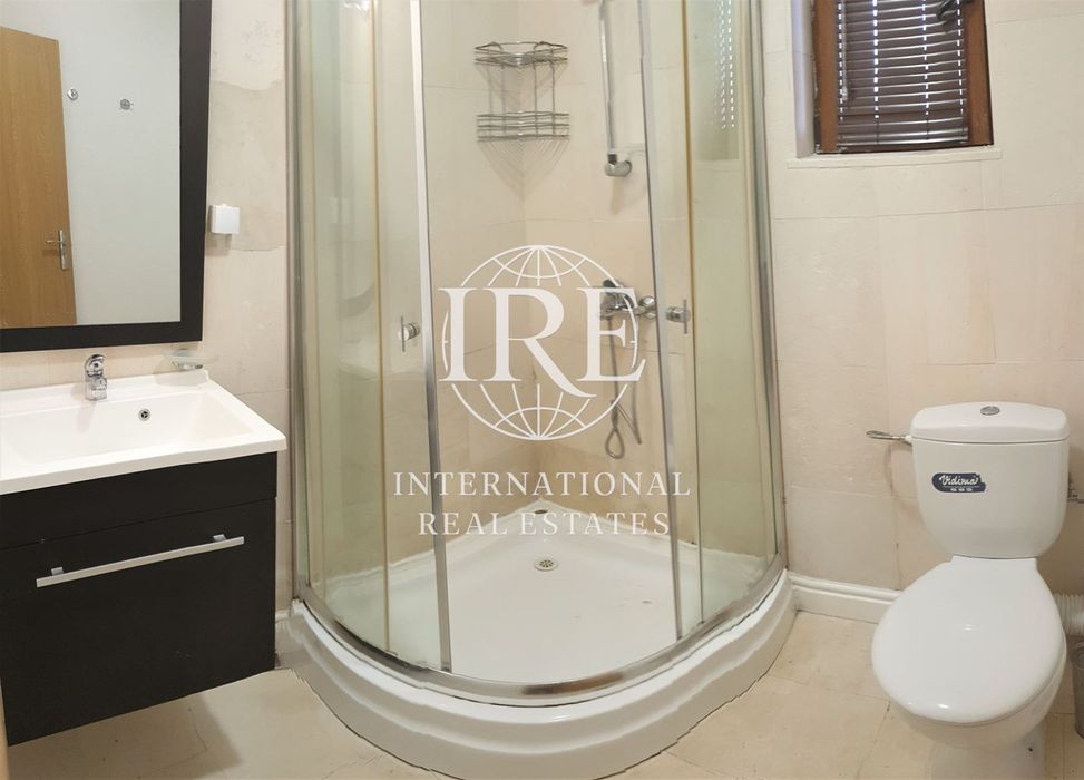 Двуетажна къща с басейн! Три спални! Простор! Живописна природа! Част