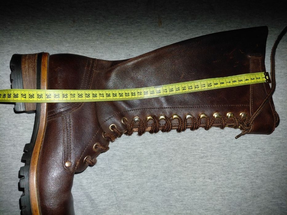 Комплект елек и ботуши . от естествена кожа.