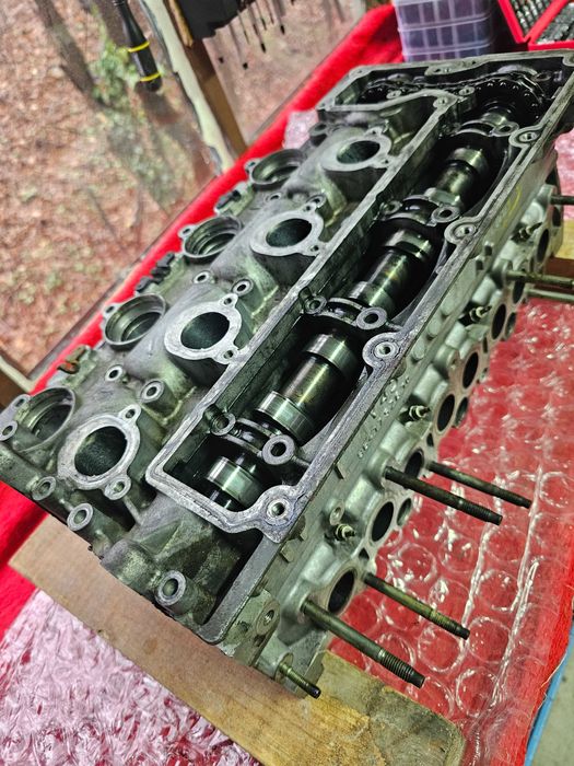 Продавам оборудвана цилиндрова  глава 2.HDi