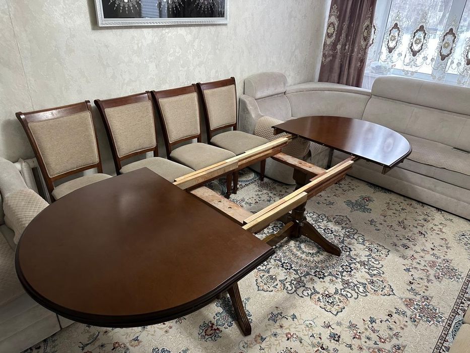 Стол для гостиной