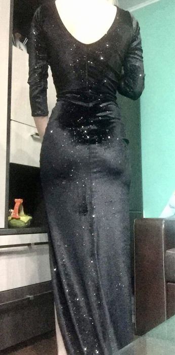 Rochie lunga de catifea neagra