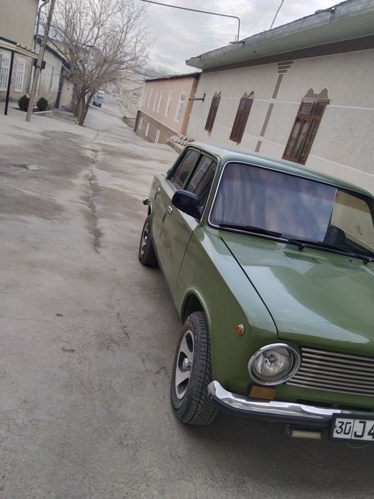 Mashina surochni sotiladi