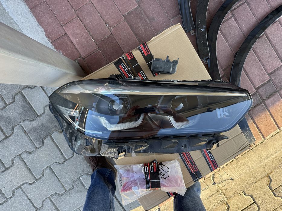 Десен Оригинален LED  фар за BMW G05 след 2018г