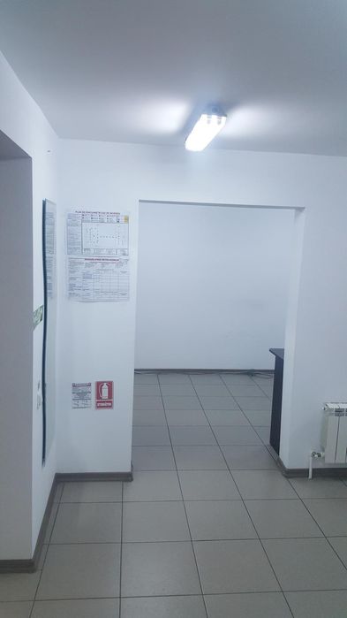 Vând Spațiu Comercial