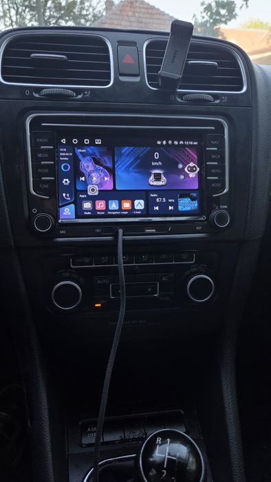Navigatie 4GB Volkswagen VW Passat Golf Tiguan Sharan Seat Skoda Octavia Altea Alhambra Fabia Transporter Carplay Android auto