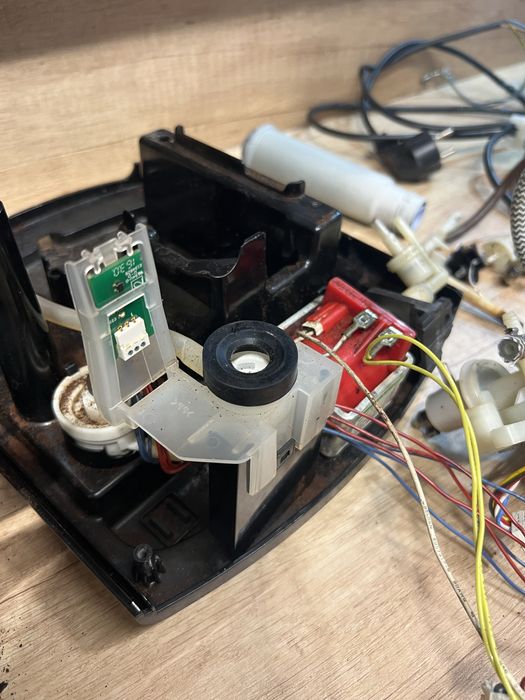 Dezmembrez Espressor automat KRUPS espresseria EA816570 EA816B piese