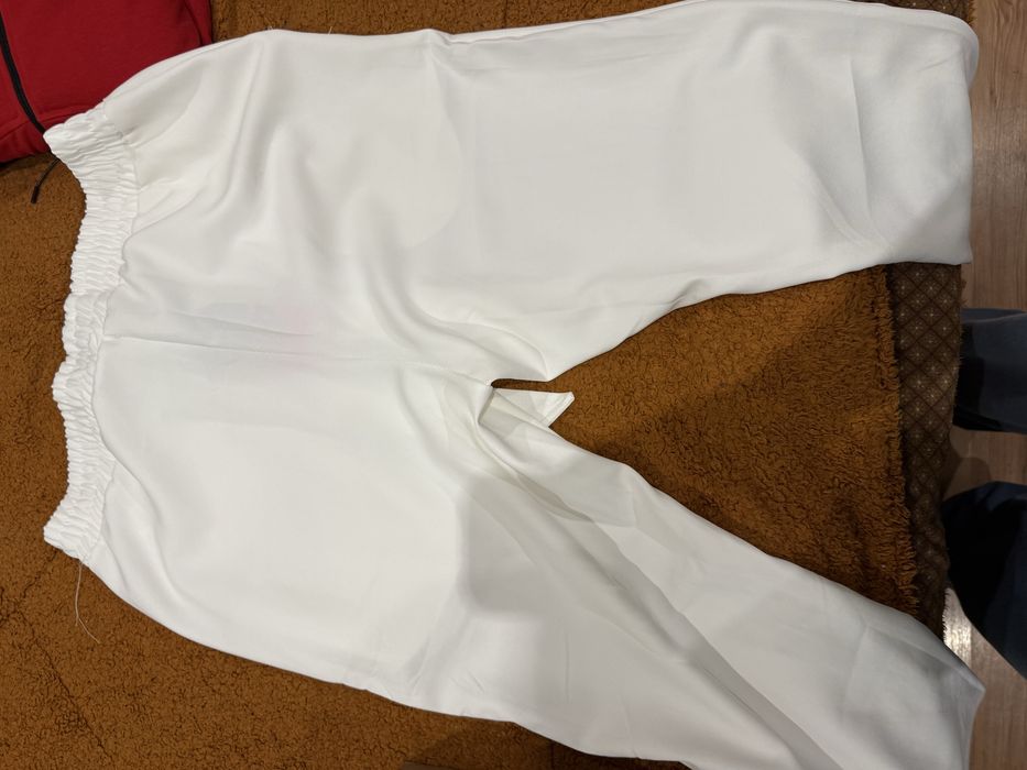 Vand pantaloni eleganti