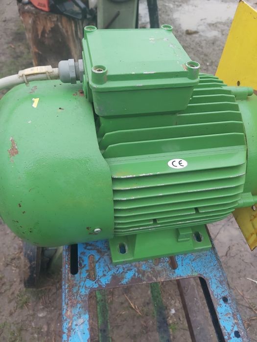 De vânzare motoare electrice La 3.80