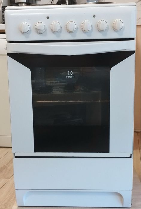Печка Indesit в страхотно състояние