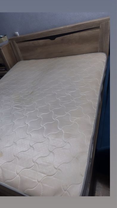 Продам кровать срочно.