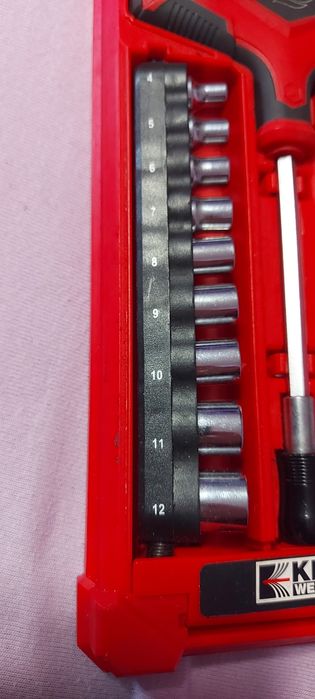 Комплект битове и камъчета с отвертка