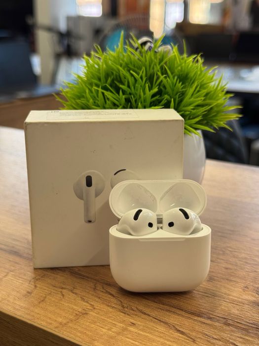 AirPods 4 series