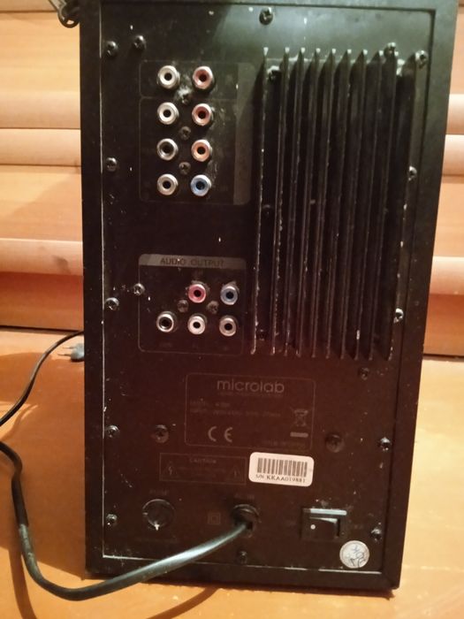 Продам колонки самбуфер Microlab M-960,