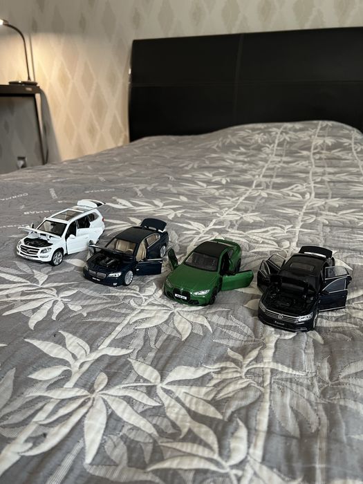 Игрушечные машинки