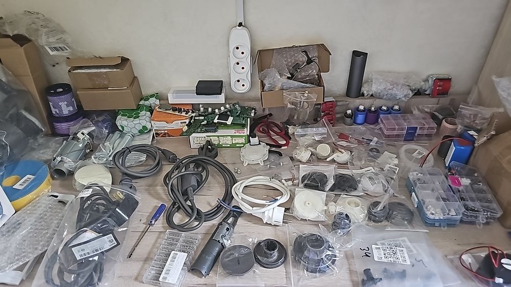 Всё для пылесоса,стайлера и увлажнитель дайсон