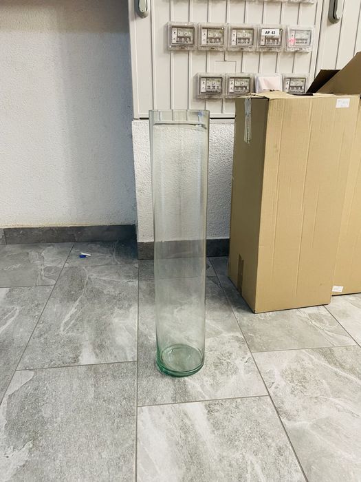 Vaze cilindrice evenimente si casa