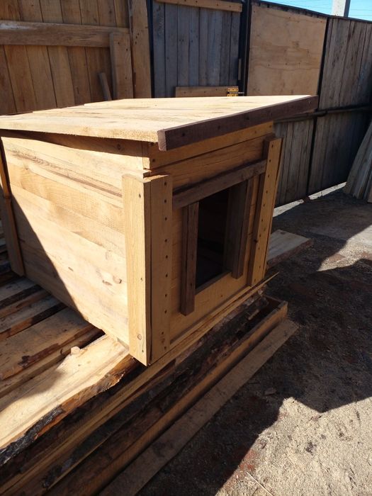 Будка для собаки новая.