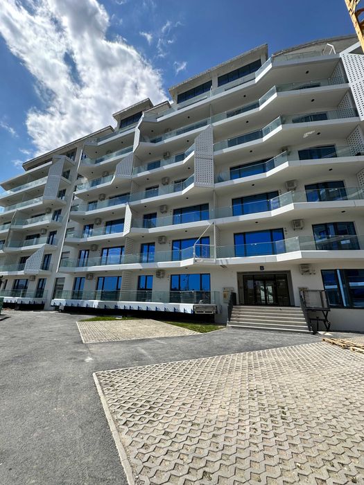 Inchiriez apartament 2 camere la intrare in Mamaia LAKE ON cu parcare