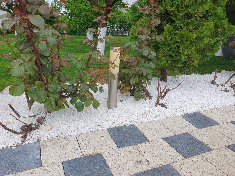 Piatră Decorativă,Marmură Albă  pentru Amenajari Gradini,Spatii Verzi