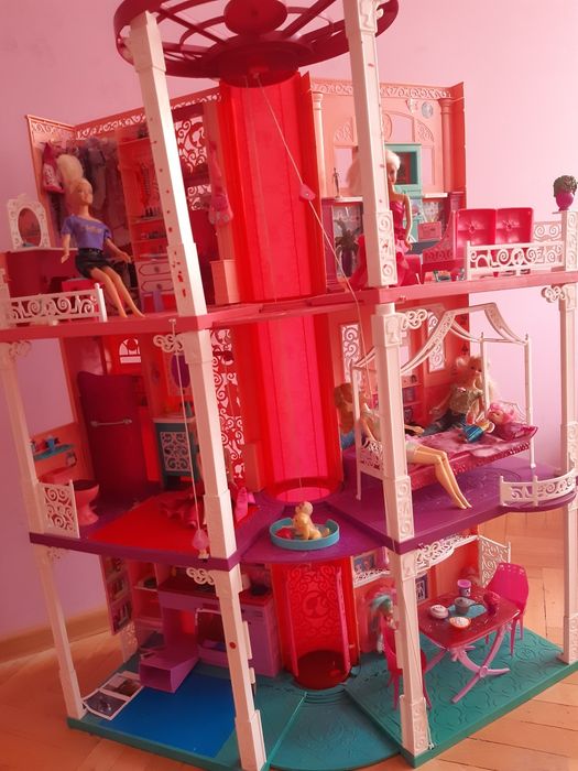 Къща на Барби на 3 етажа