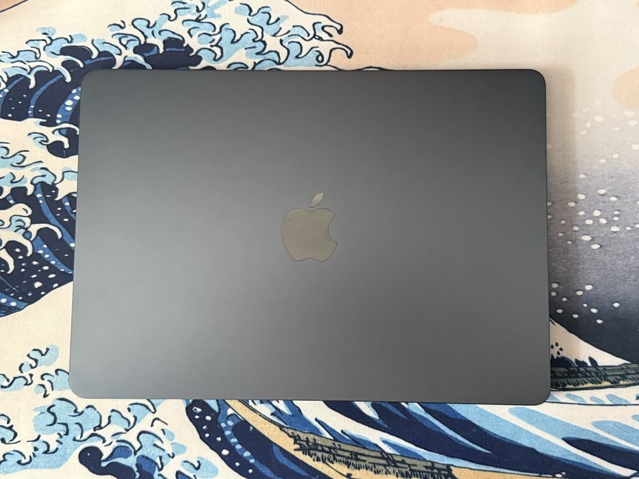 MacBook Air 13" M3 (2024) – 16GB RAM / 256GB SSD – Midnight – Ca Nou (16 Cicluri)