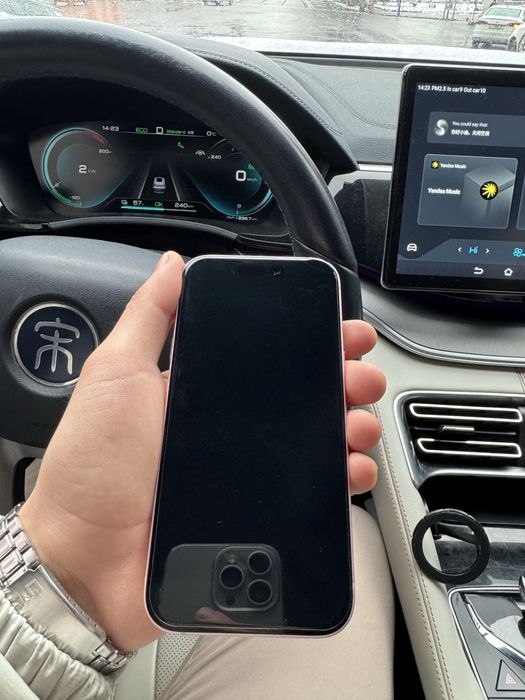 iPhone 15 pink 128 Gb Xotira