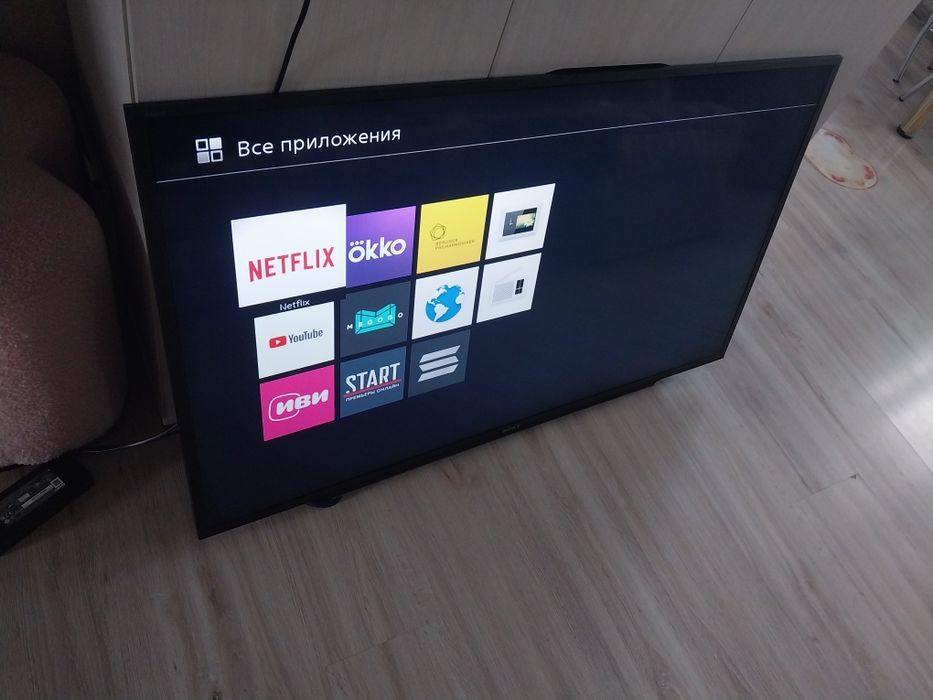 Большой смарт телевизор Sony 122см.